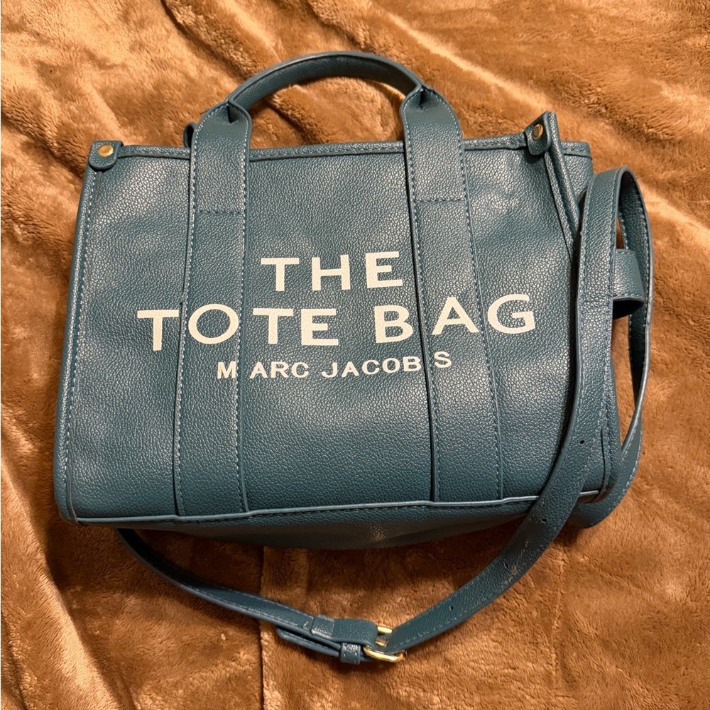 The Tote Bag Leather Shoulder Tote in Teal